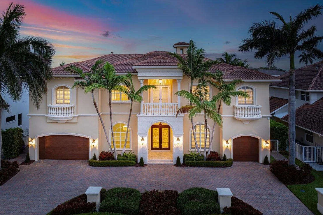 Photo of 953 Banyan Drive