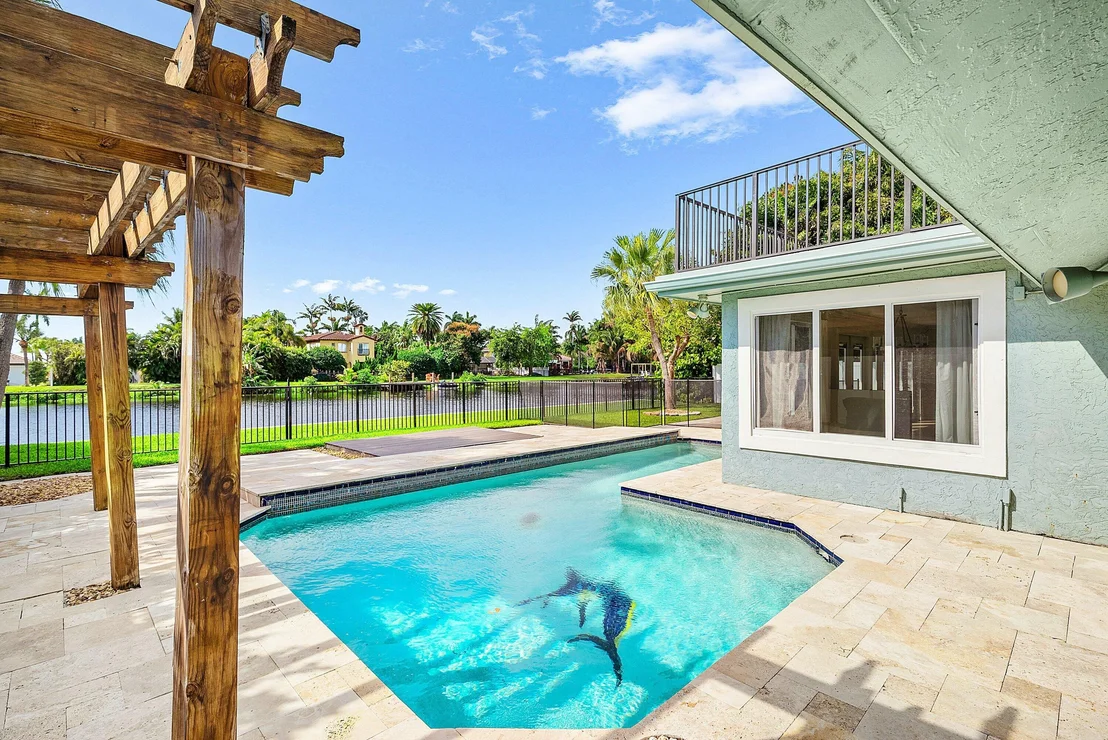 Photo of 1508 Cormorant Road