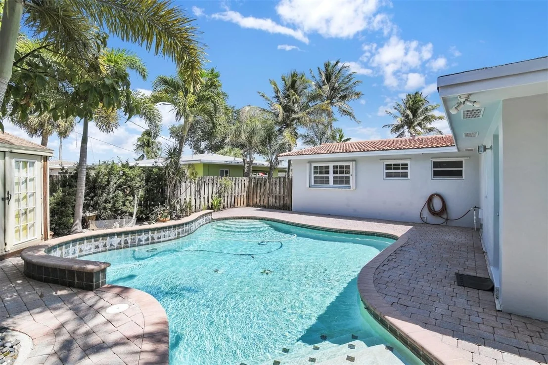 Photo of 341 SE 8th Street