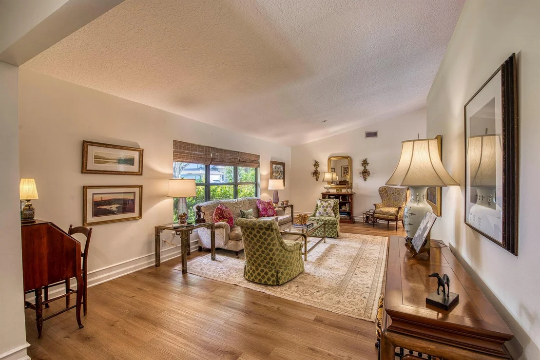 Photo of 18402 Lake Bend Drive