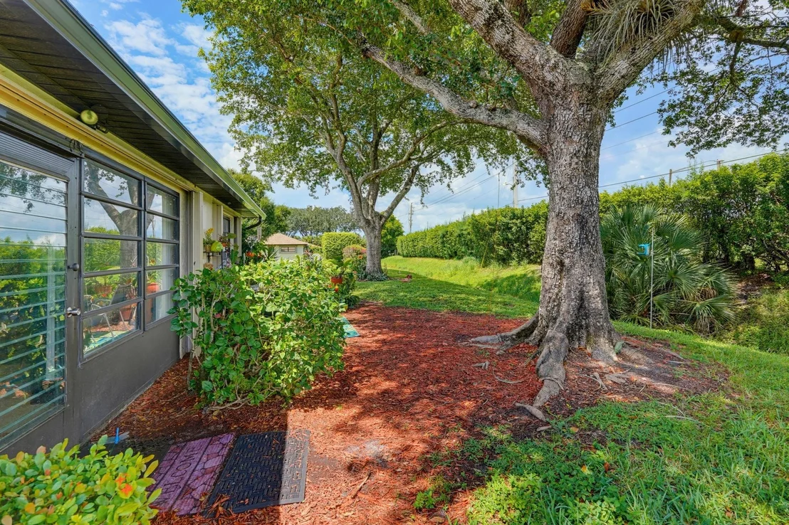 Photo of Unit A at 4696 Greentree Path