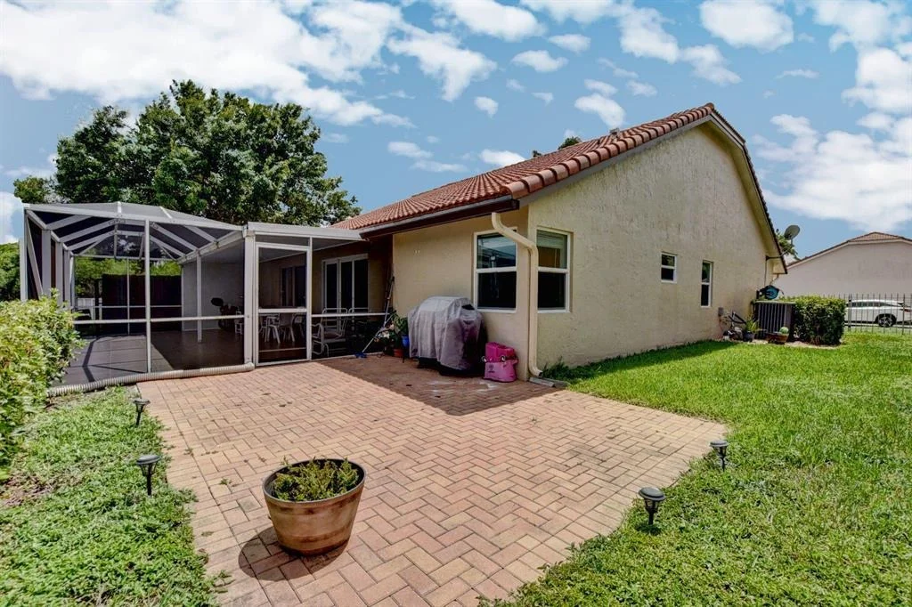 Photo of 11080 Lakeaire Circle