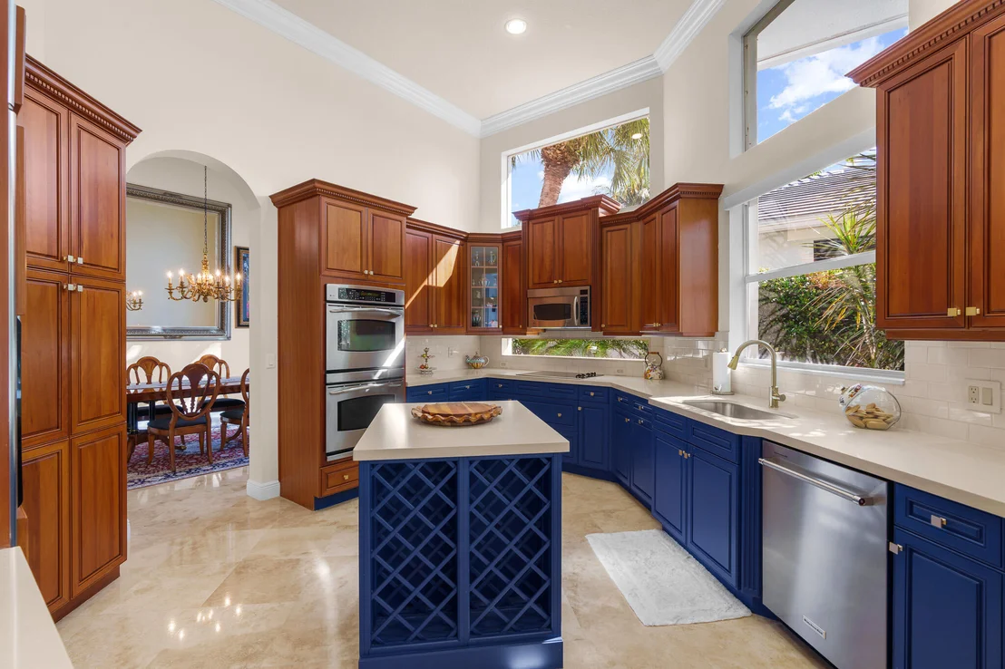 Photo of 8850 Valhalla Drive