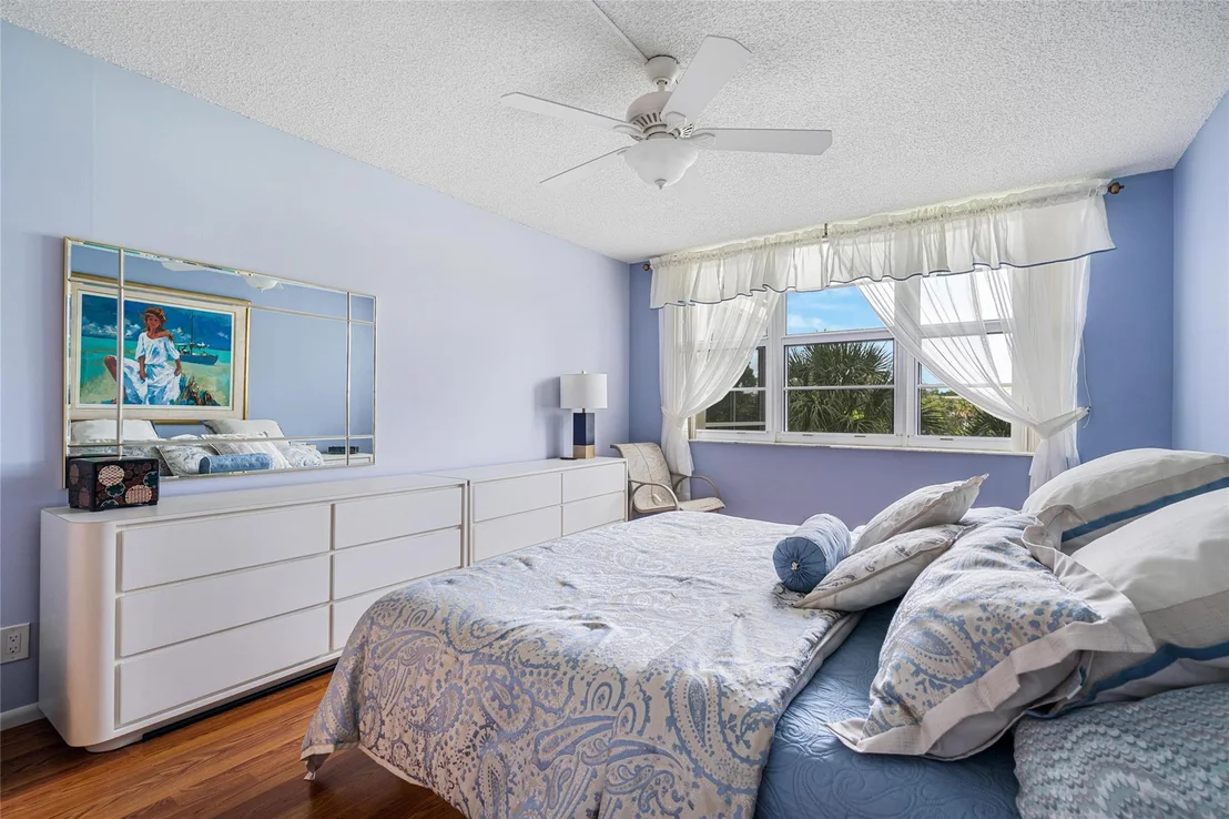 Photo of Unit 310 at 3507 Oaks Way