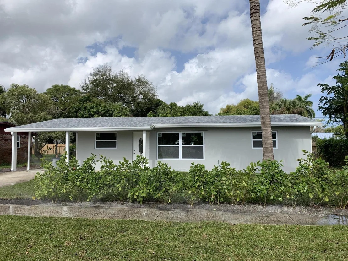 Photo of 319 Hibiscus Street