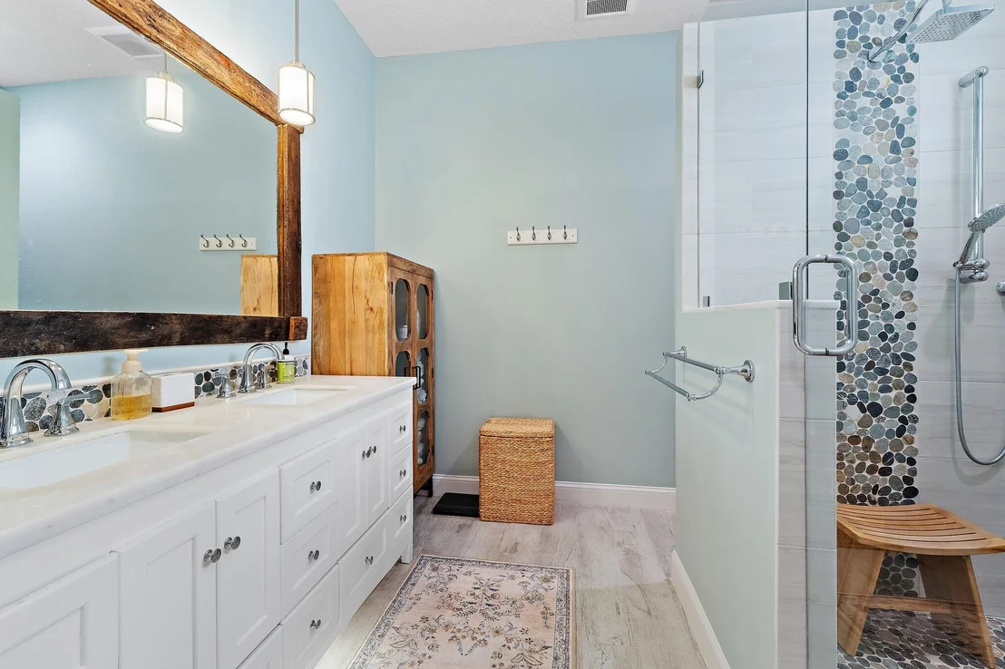 Photo of 153 Savona Drive
