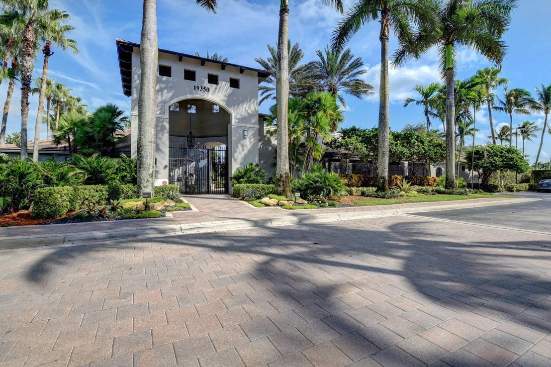 Photo of 19137 Skyridge Circle