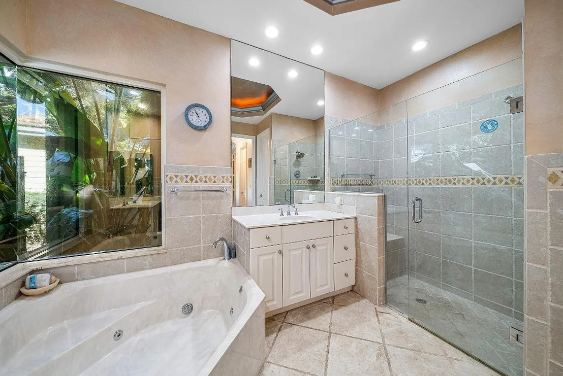 Photo of 18670 SE Lakeside Way