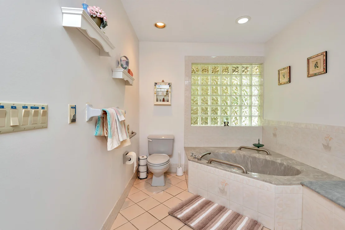 Photo of 13288 Compton Road