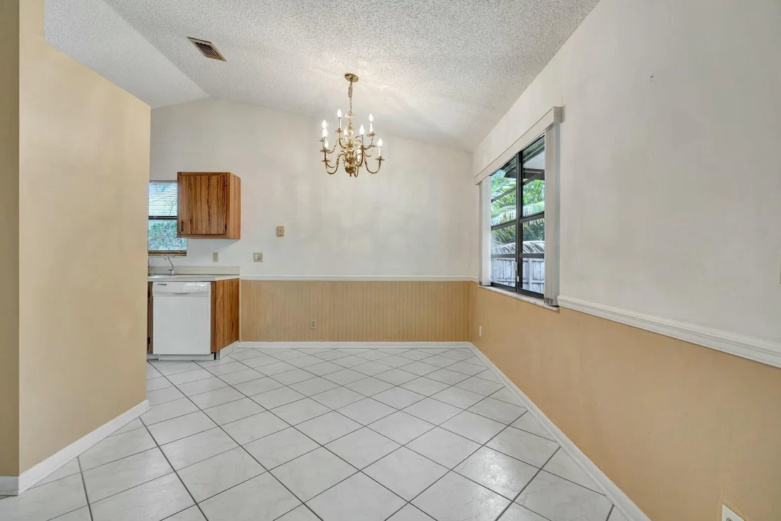 Photo of 126 Greentree Circle