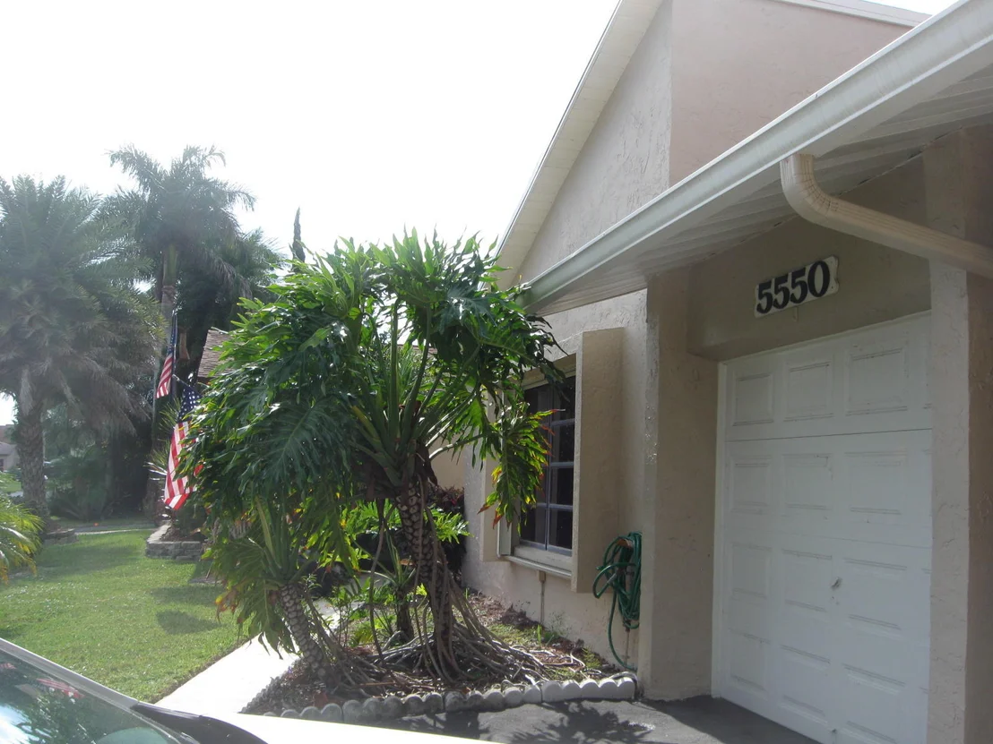 Photo of 5550 Mirror Lakes Boulevard