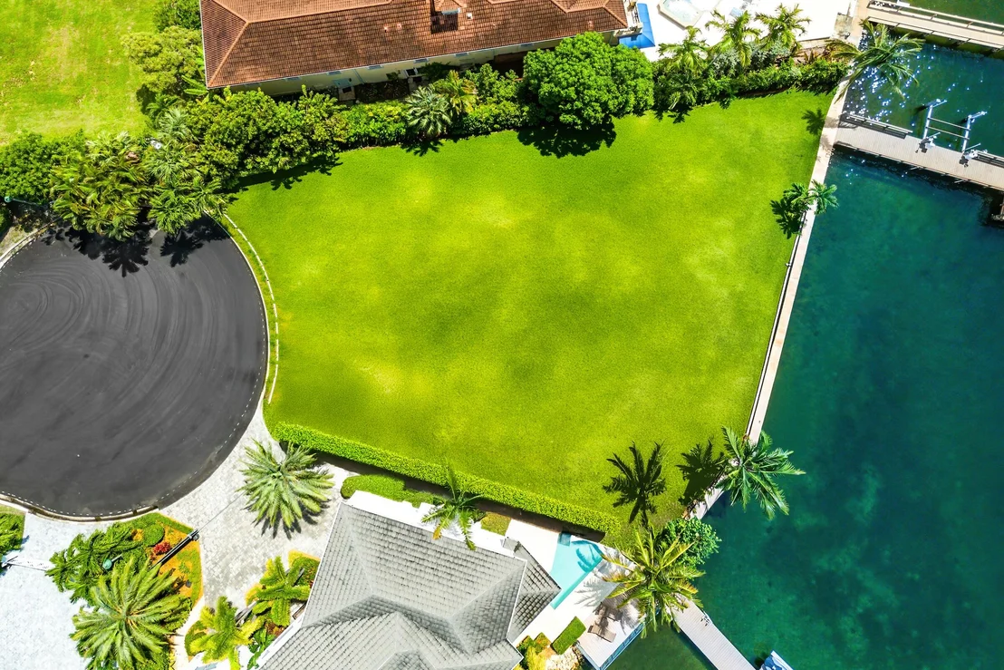 Photo of 1010 Pine Point Road