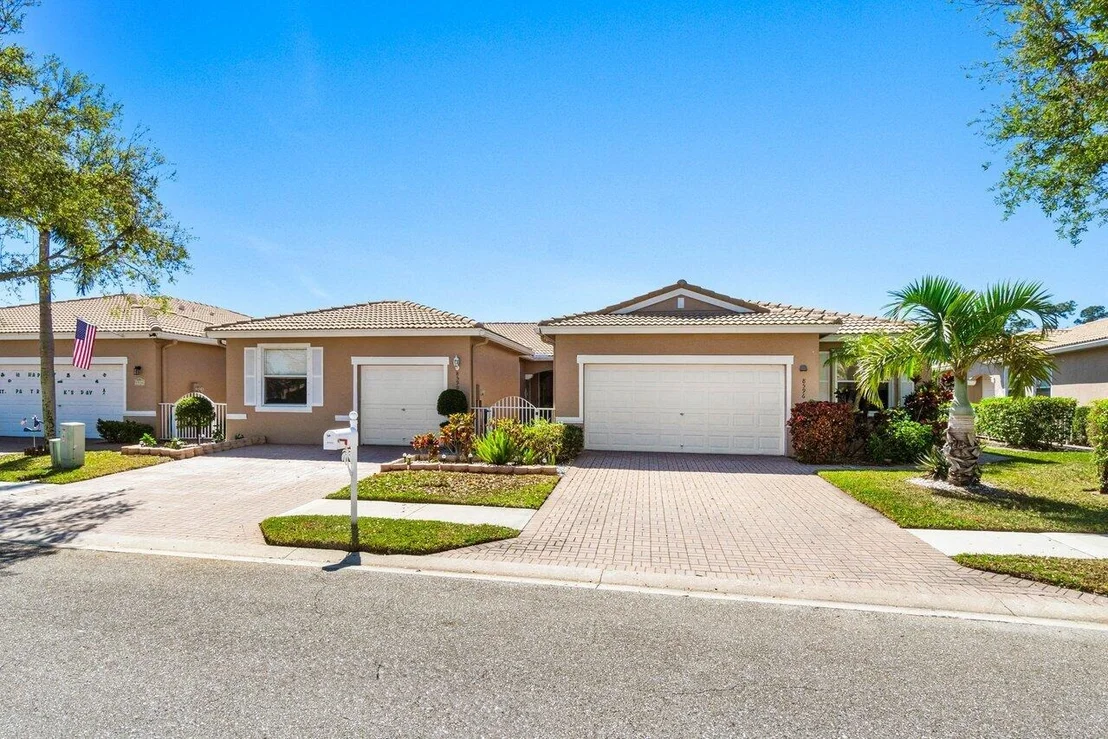 Photo of 8590 Lineyard Cay
