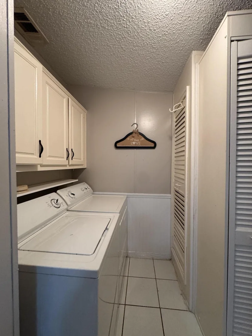 Photo of 621 Sunny S Avenue