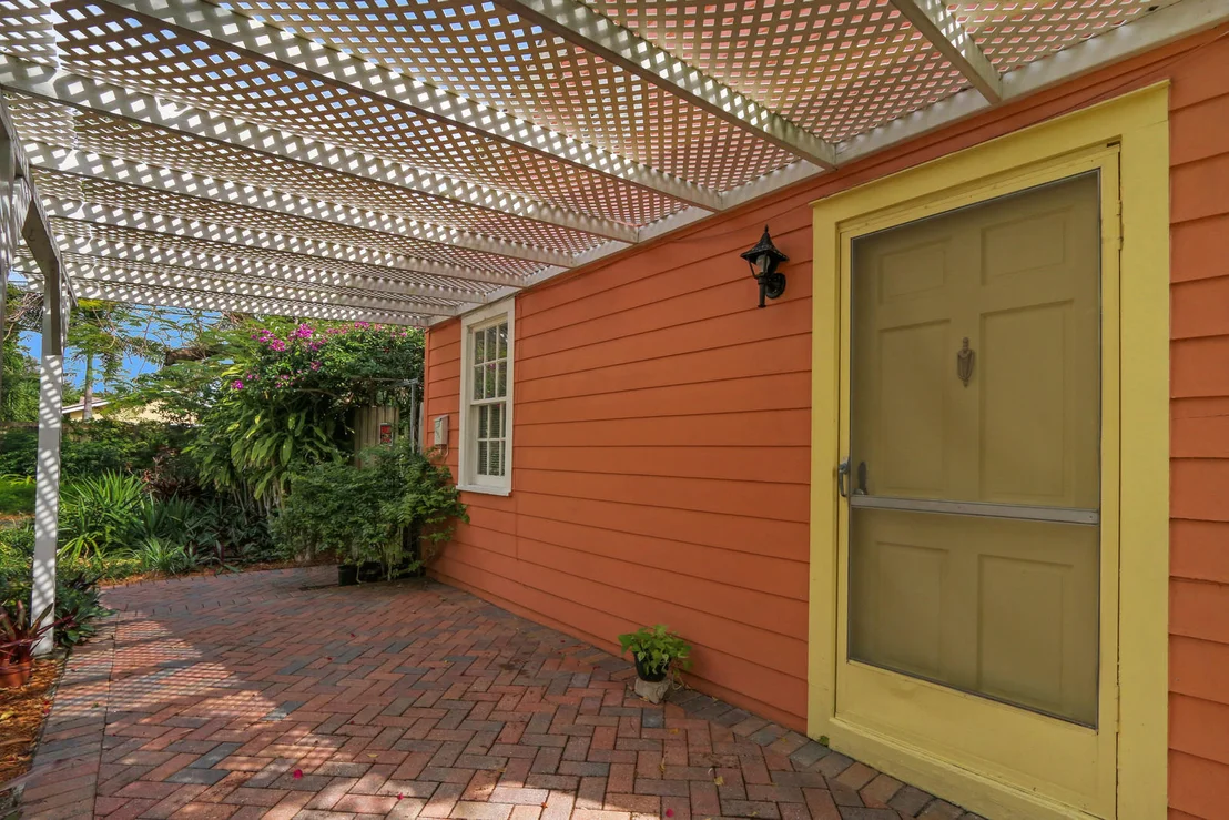 Photo of 243 Pershing Way
