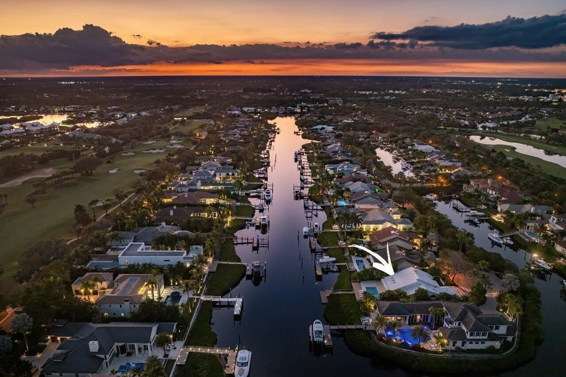 Photo of 215 Island Drive
