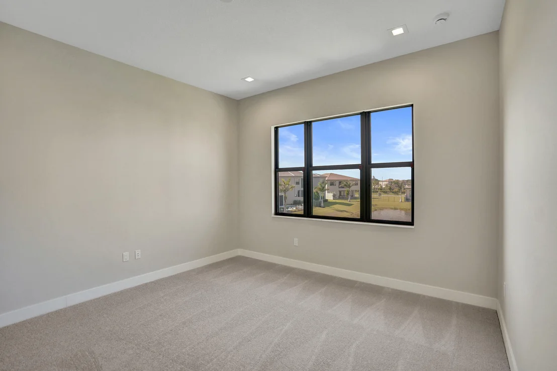 Photo of 9547 Riverside Park Drive