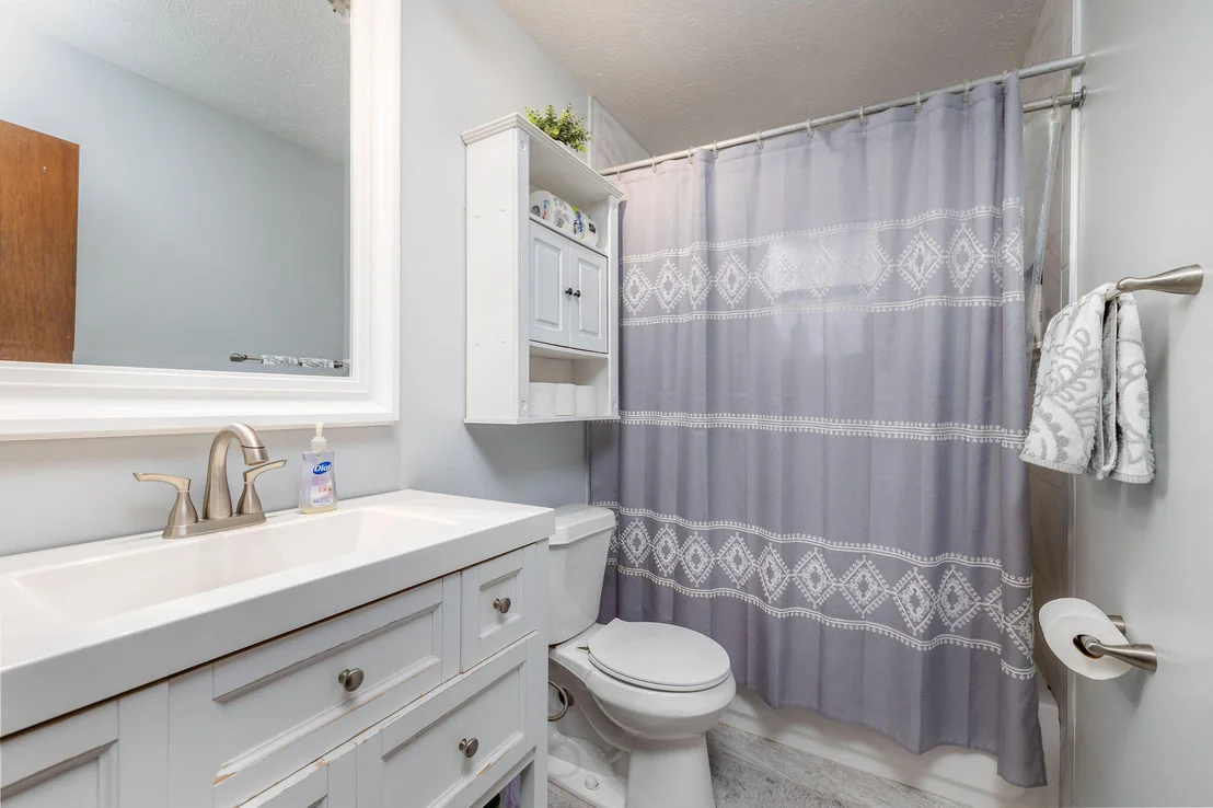Photo of 8005 Lakeside Way