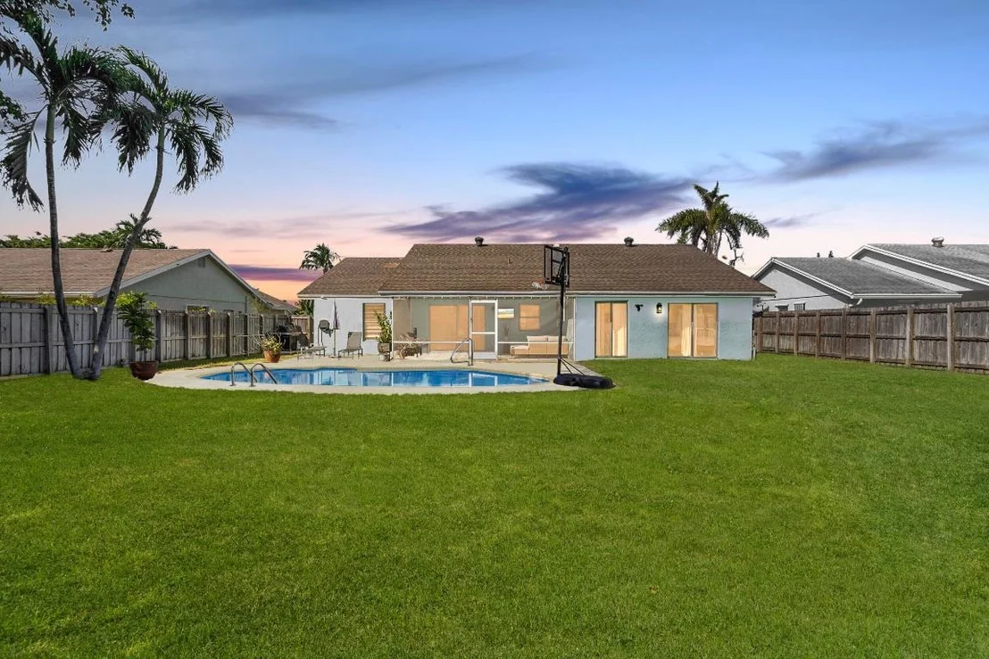 Photo of 836 NW 9th Way