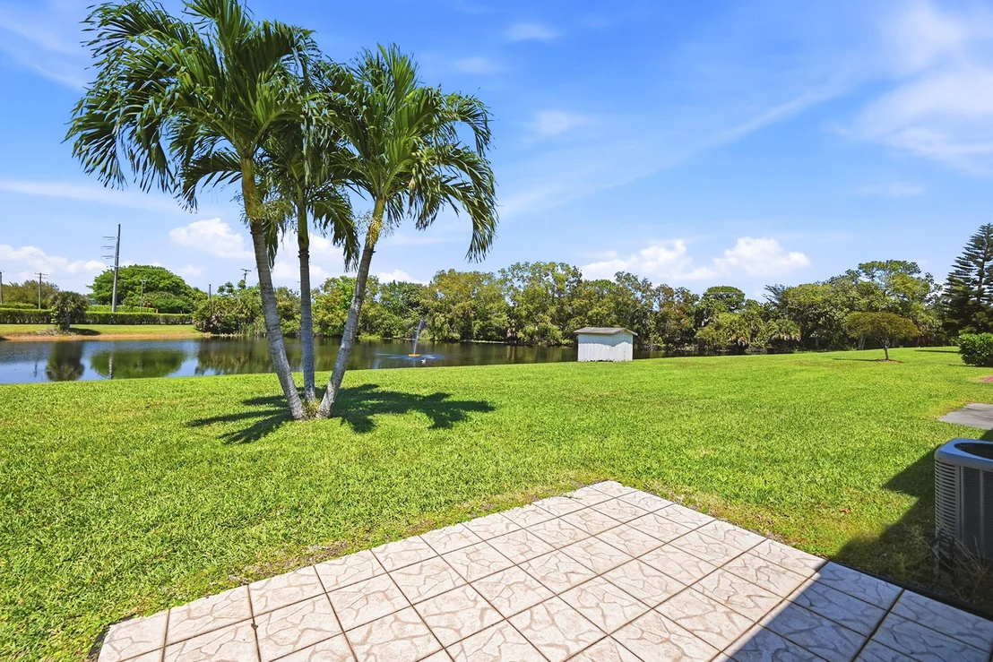 Photo of 15924 Laurel Oak Circle