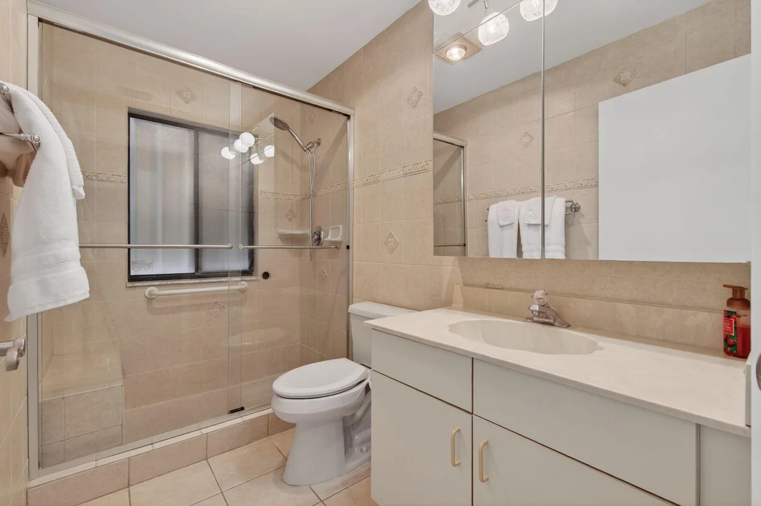 Photo of 2925 Riviera Drive