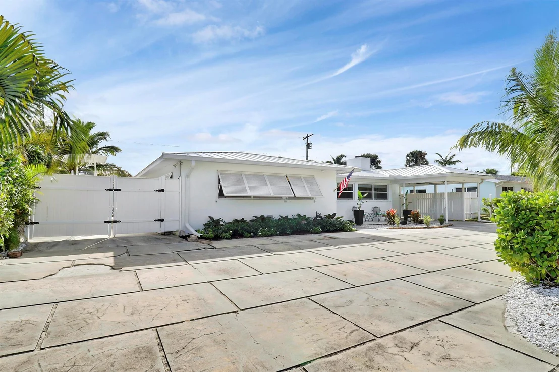Photo of 520 Inlet Road