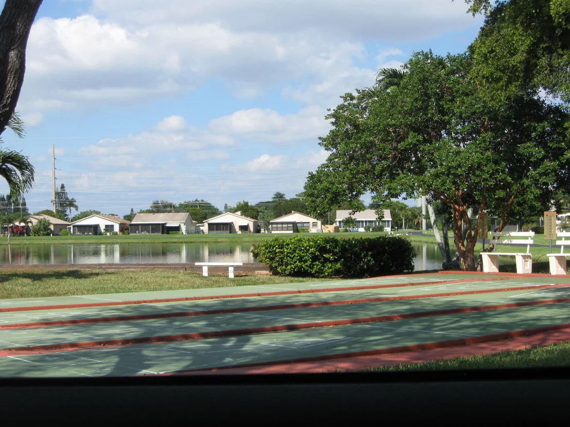 Photo of 5550 Mirror Lakes Boulevard