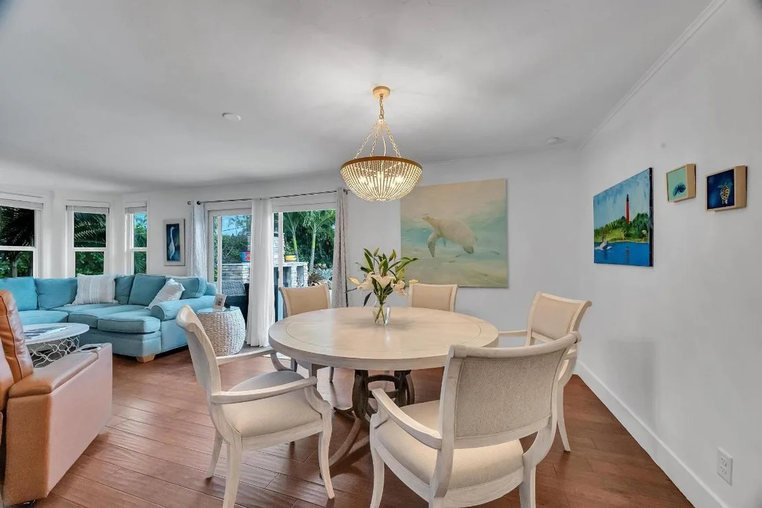 Photo of 924 Pompano Drive