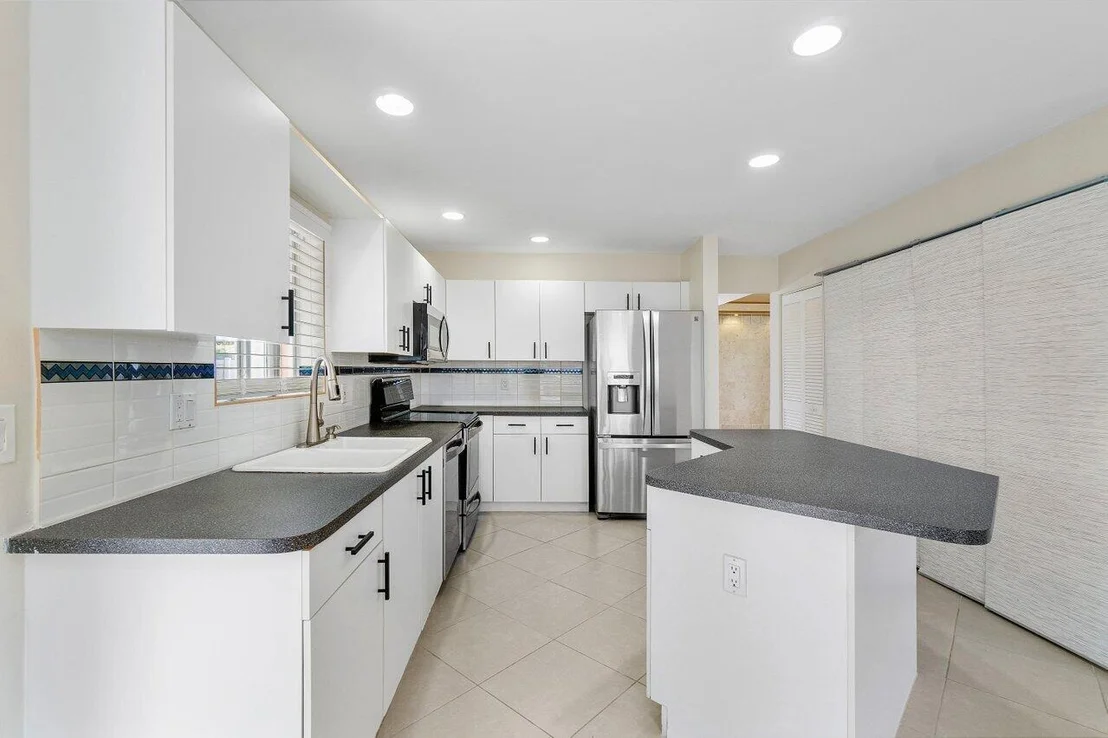 Photo of 6902 Dearborn Place