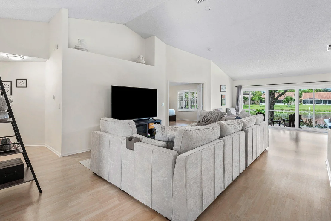 Photo of 5554 GRANDE PALM Circle