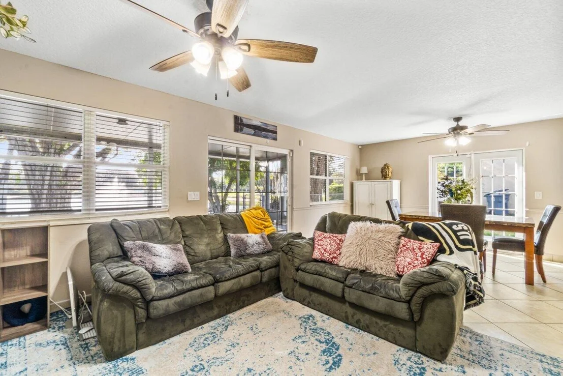 Photo of 4656 Lakeside Circle