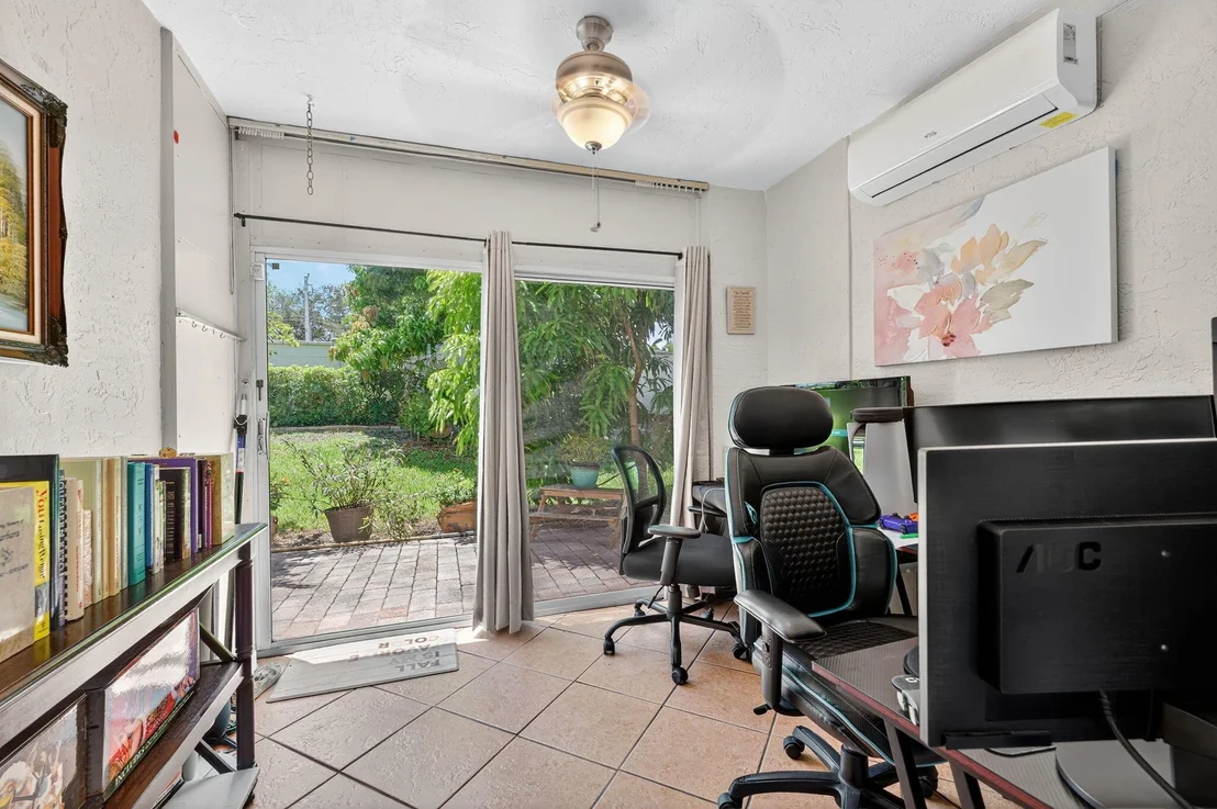 Photo of 5565 American Circle
