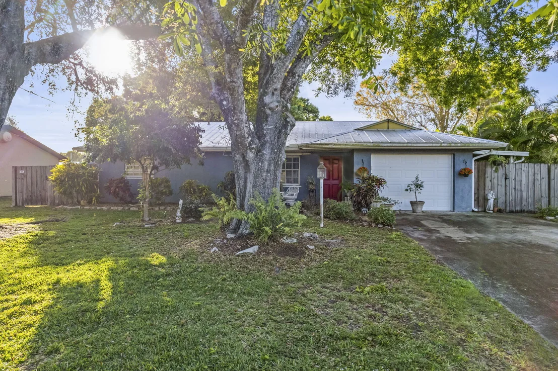 Photo of 5407 Sunset Boulevard