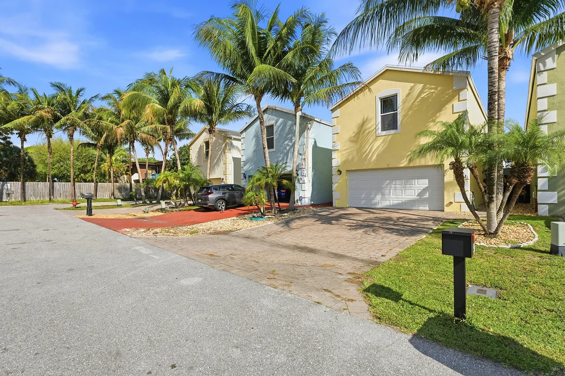 Photo of 3221 Johns Place