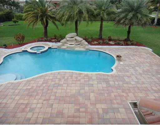 Photo of 2633 Birch Te
