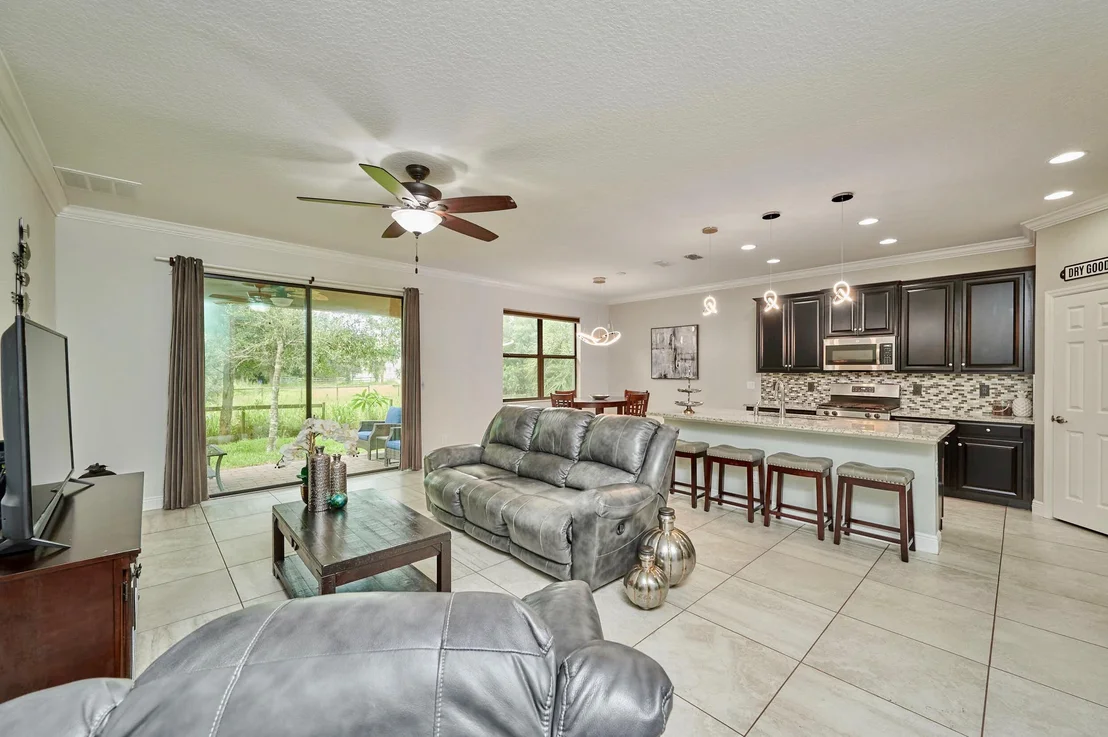 Photo of 1785 Willows Square