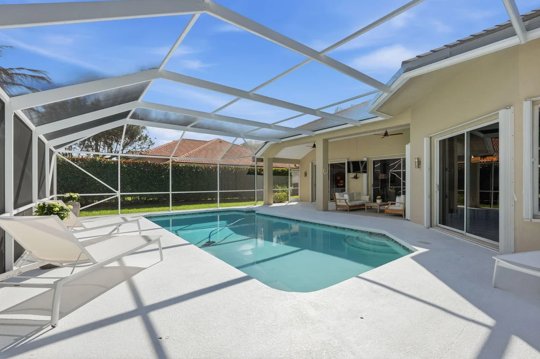 Photo of 159 N River Drive E