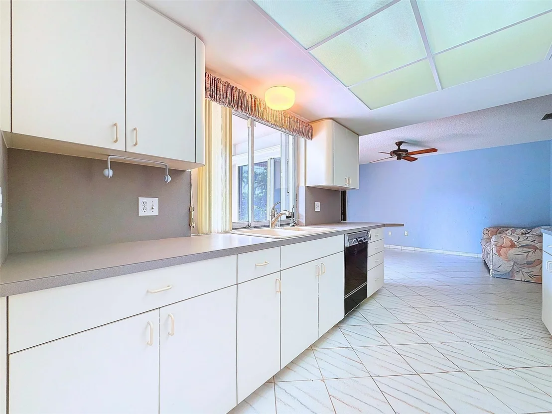 Photo of 2880 NE 45th Street