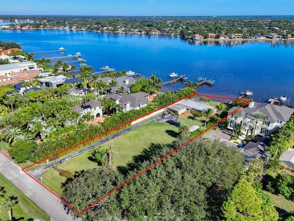 Photo of 5297 Pennock Point Road