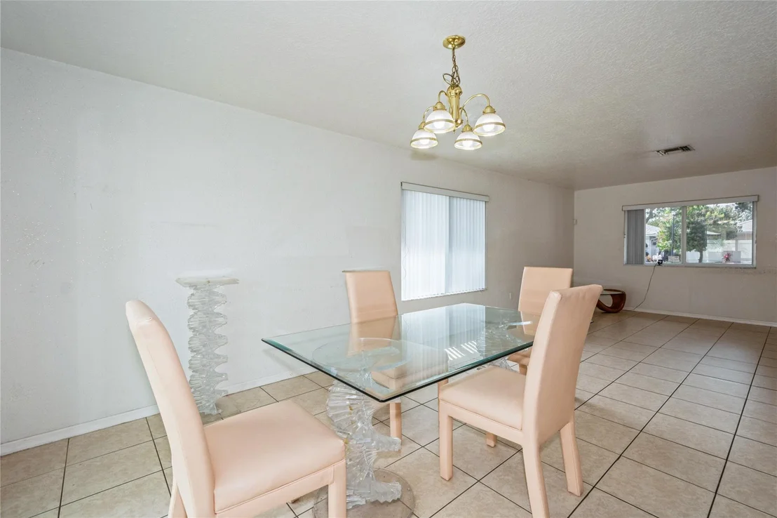 Photo of 320 NW 17th Terrace