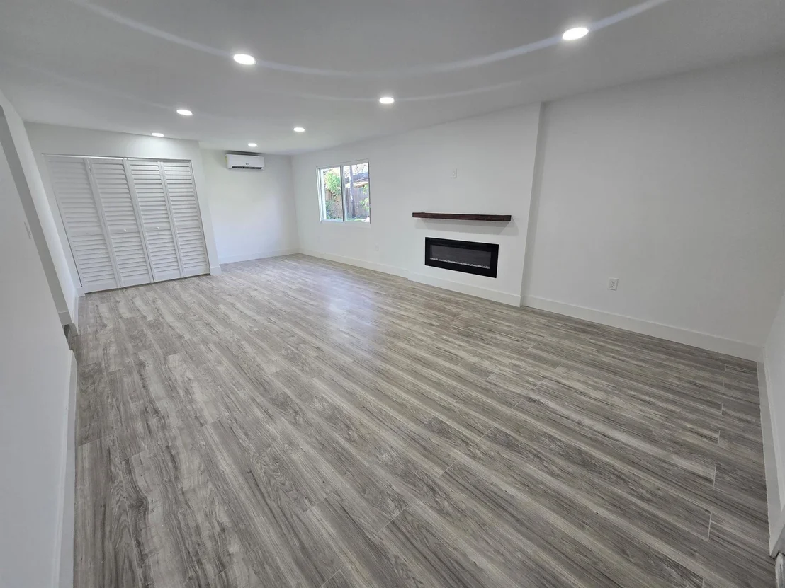 Photo of 6545 NE 8th Lane