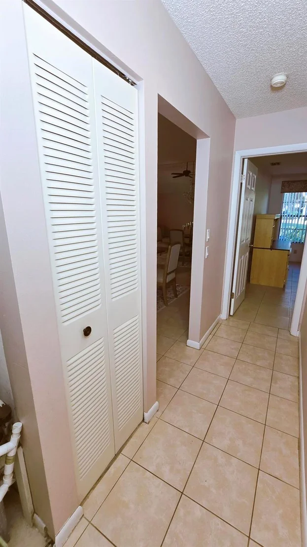 Photo of 2196 Charleston