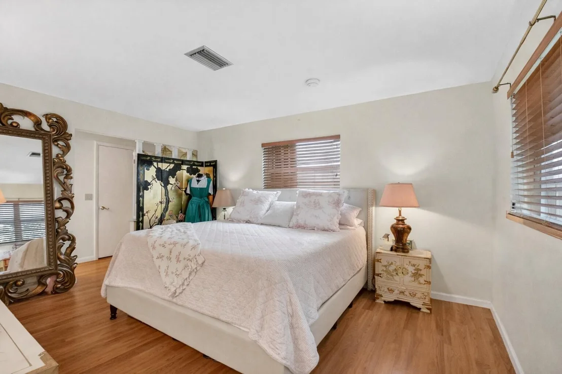 Photo of 3120 Seagrape Road