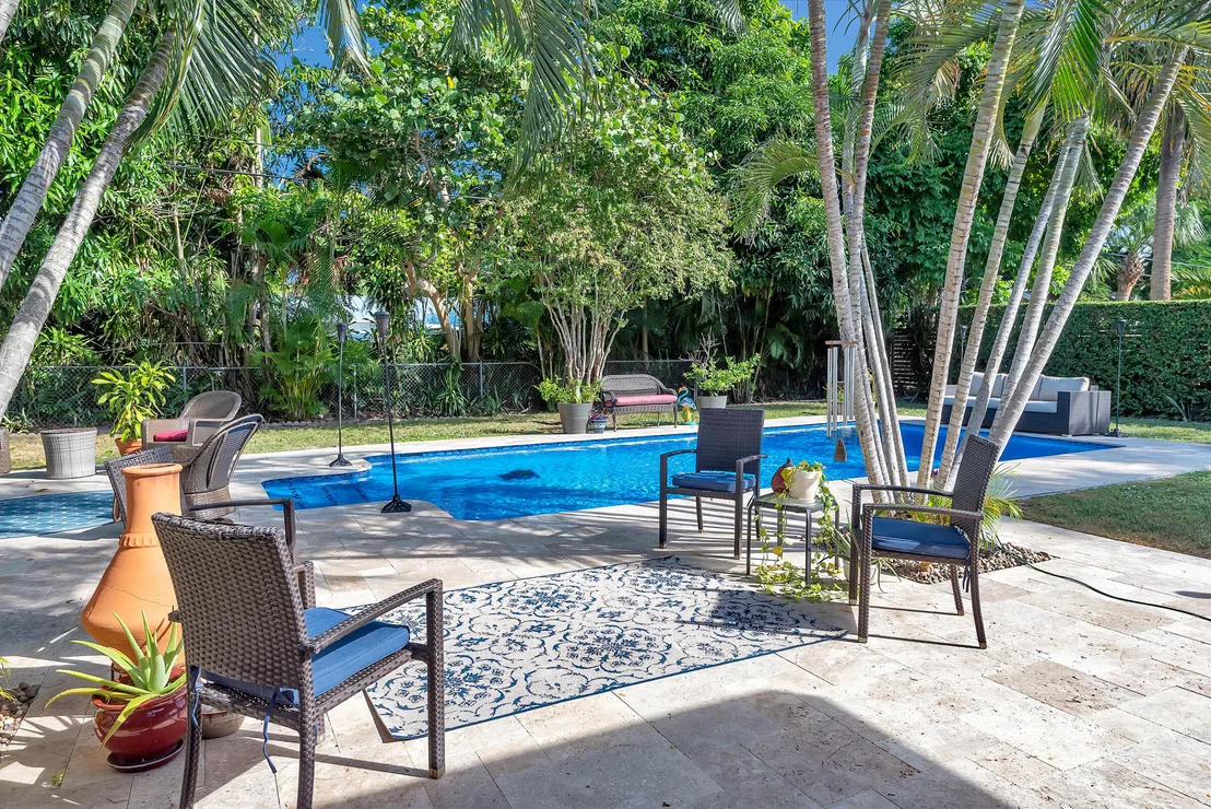 Photo of 327 Ellamar Road