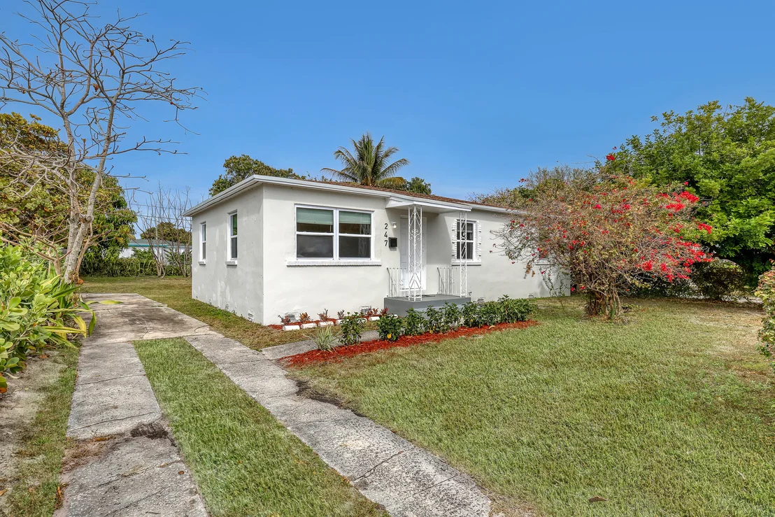 Photo of 247 Silver Beach Road