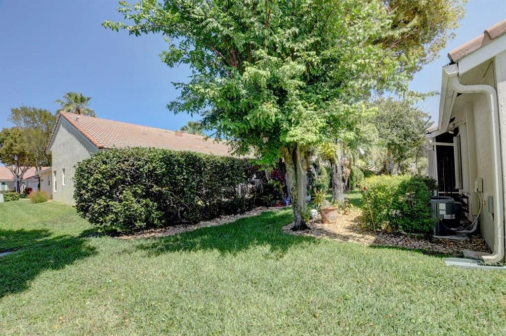 Photo of 6125 Heliconia Road