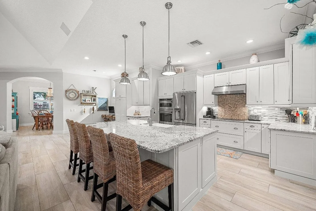Photo of 906 Dolphin Drive