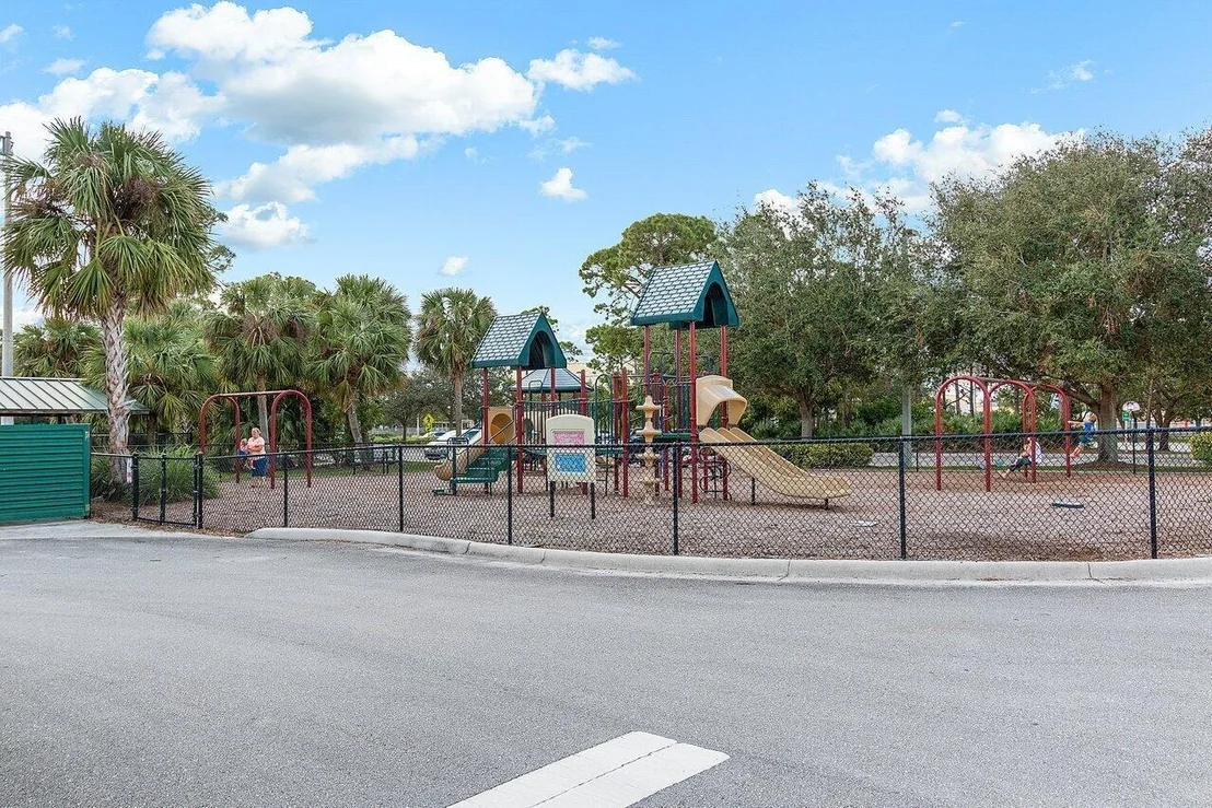 Photo of 1131 N Prescott Drive