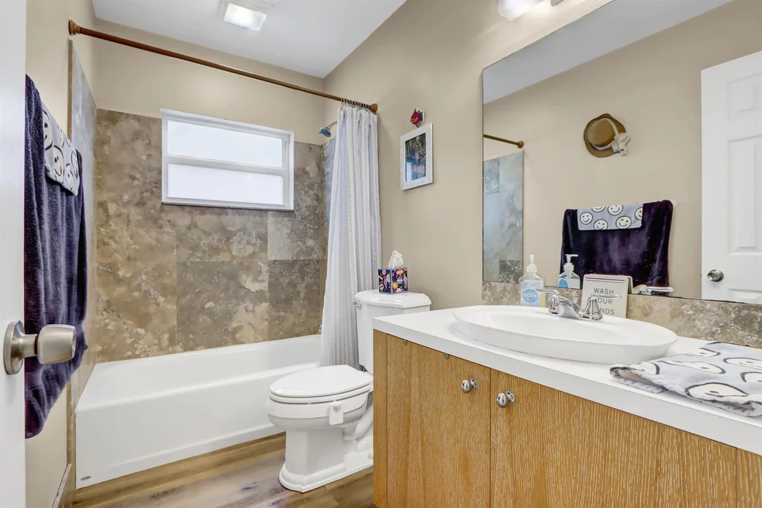 Photo of 801 NW 8th Way