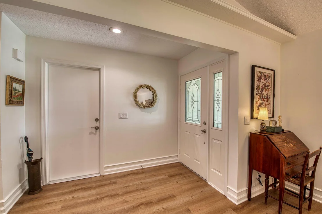 Photo of 18402 Lake Bend Drive